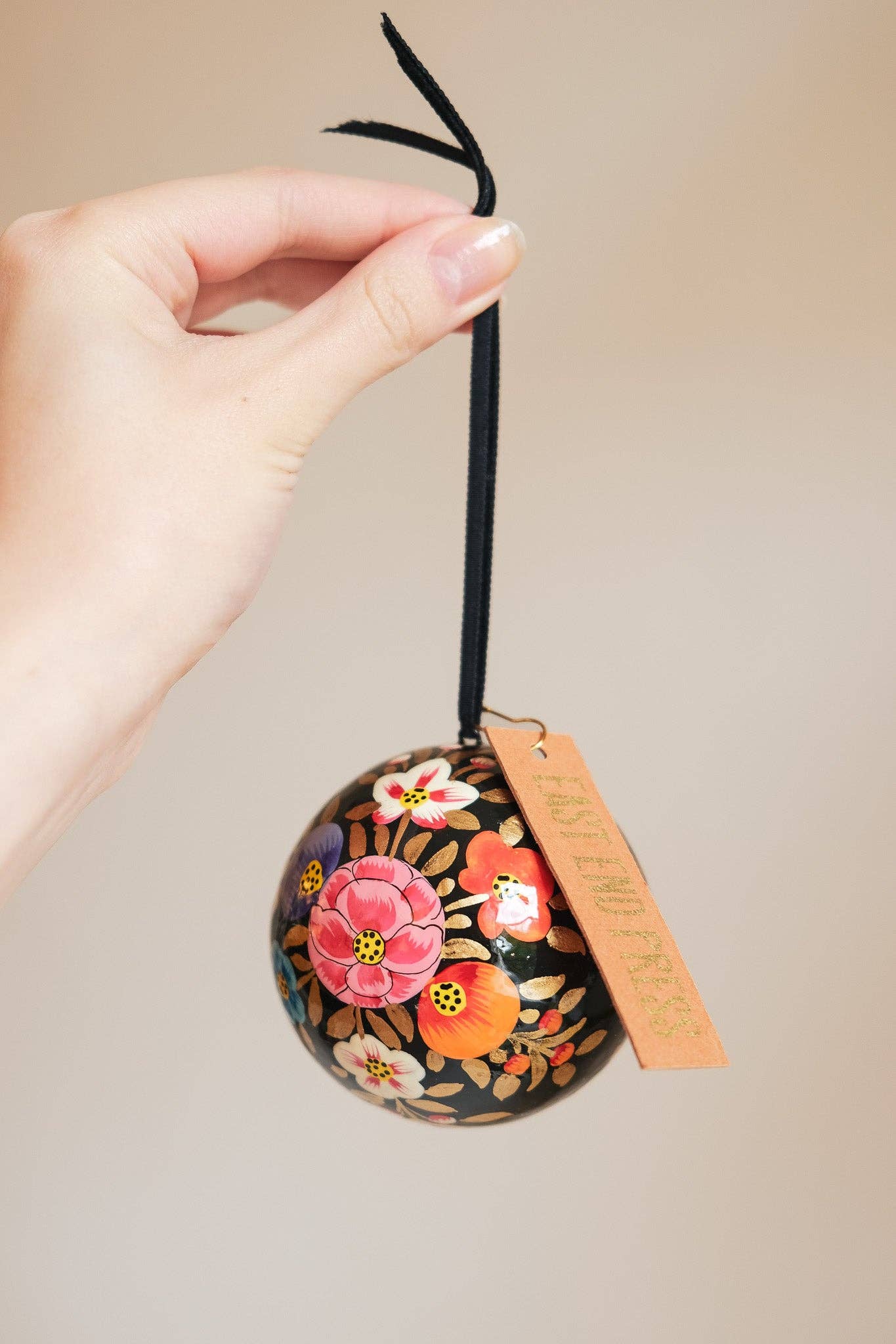 East End Press – wholesale Ornament – UK/EU: Black Floral Bauble0