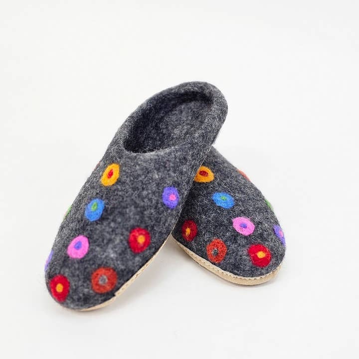 Feltiful - Wholesale Slippers – Women's - Handmade felt indoor slipper with different colors1