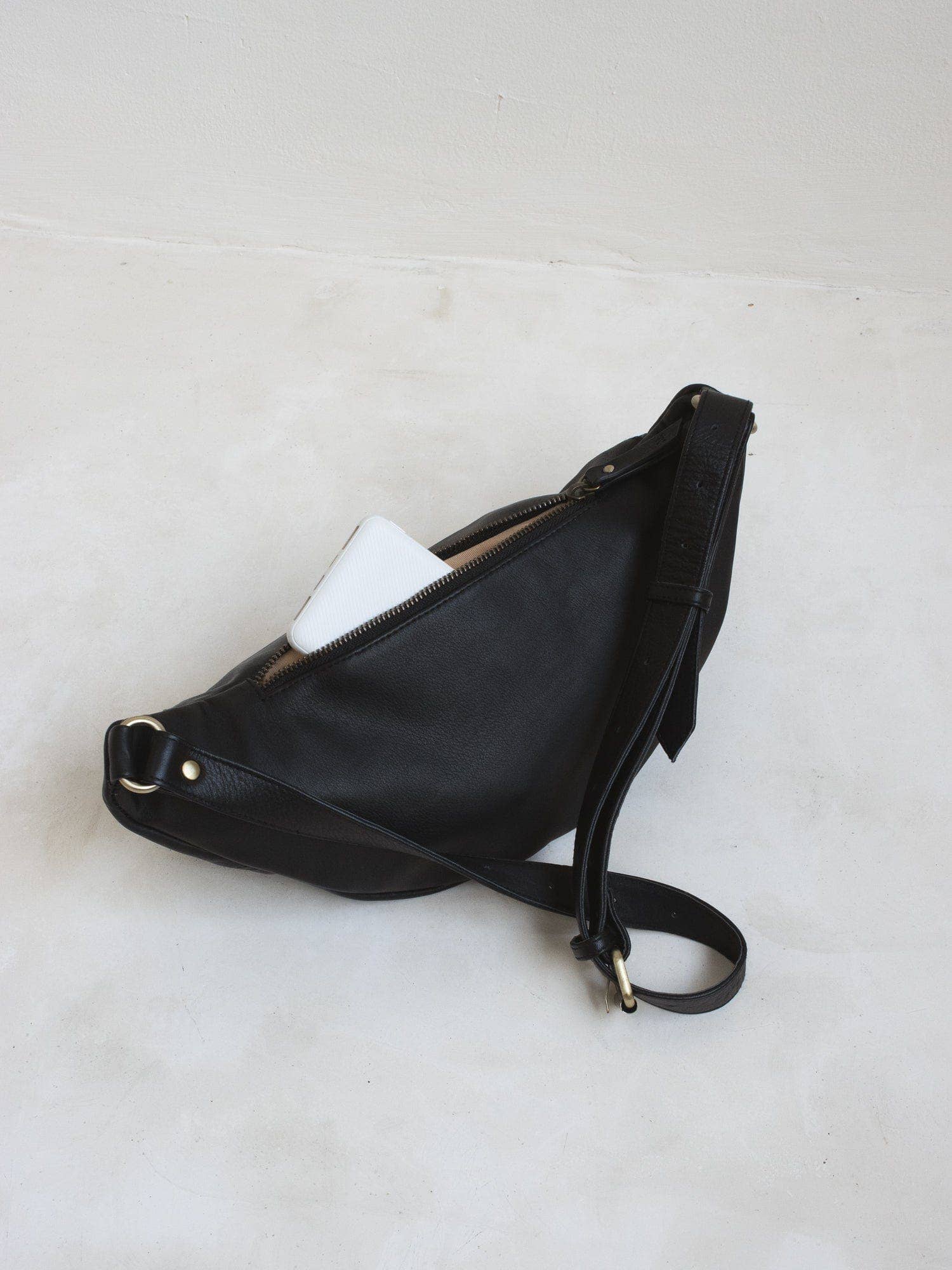 MANDRN - Wholesale Belt Bag - Women's - Atlas - Black5