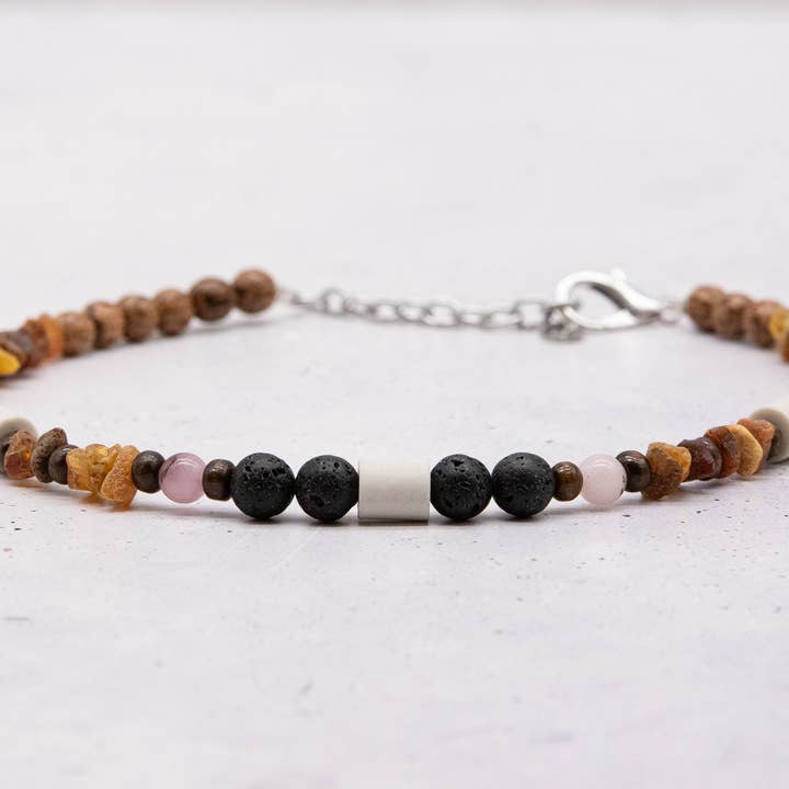 “Lava” amber necklace for dogs for wholesale by FOR LOVELY DOGS / Linda Jansen