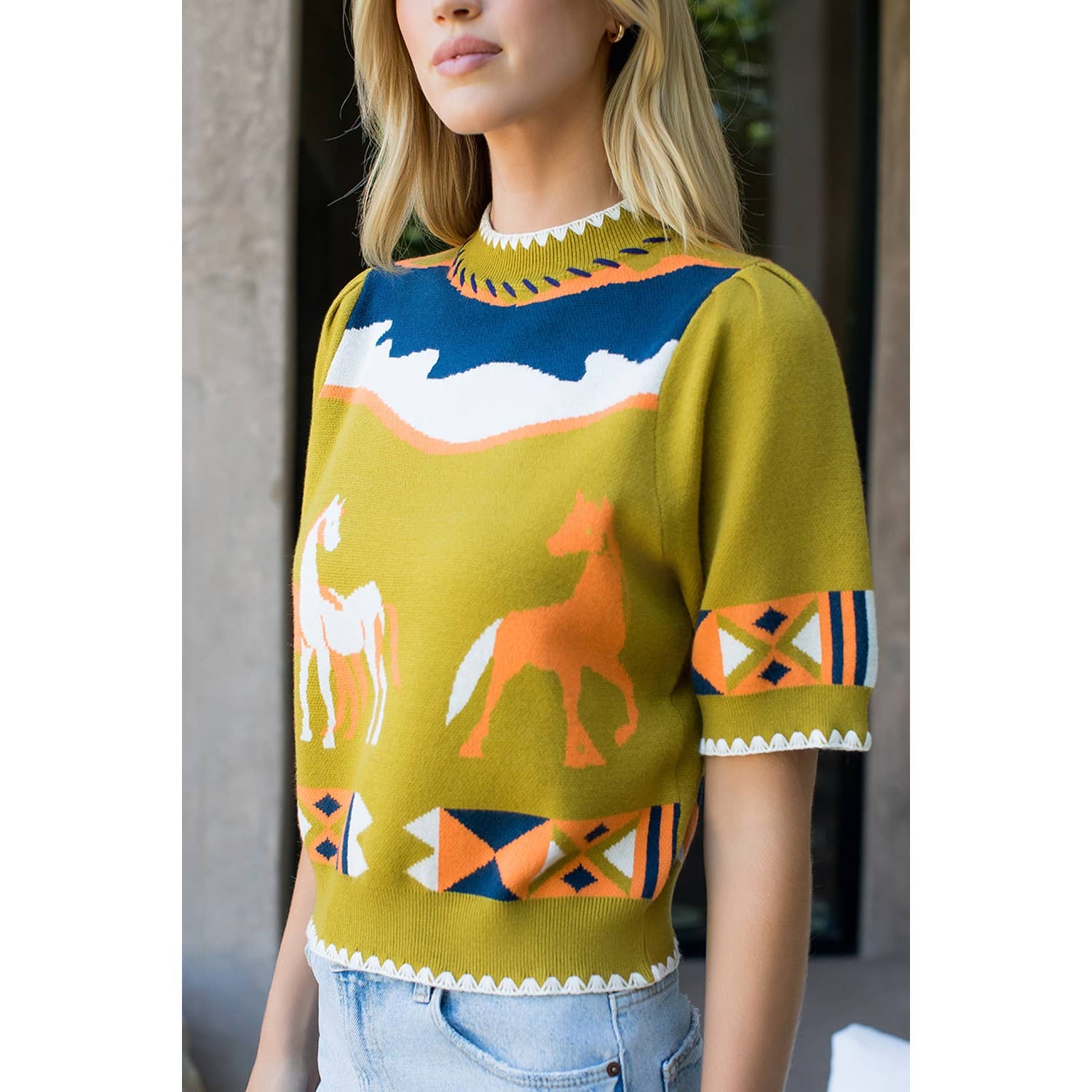 THML - Wholesale T-Shirt - Women's - Short Sleeve Horse Detail Top3