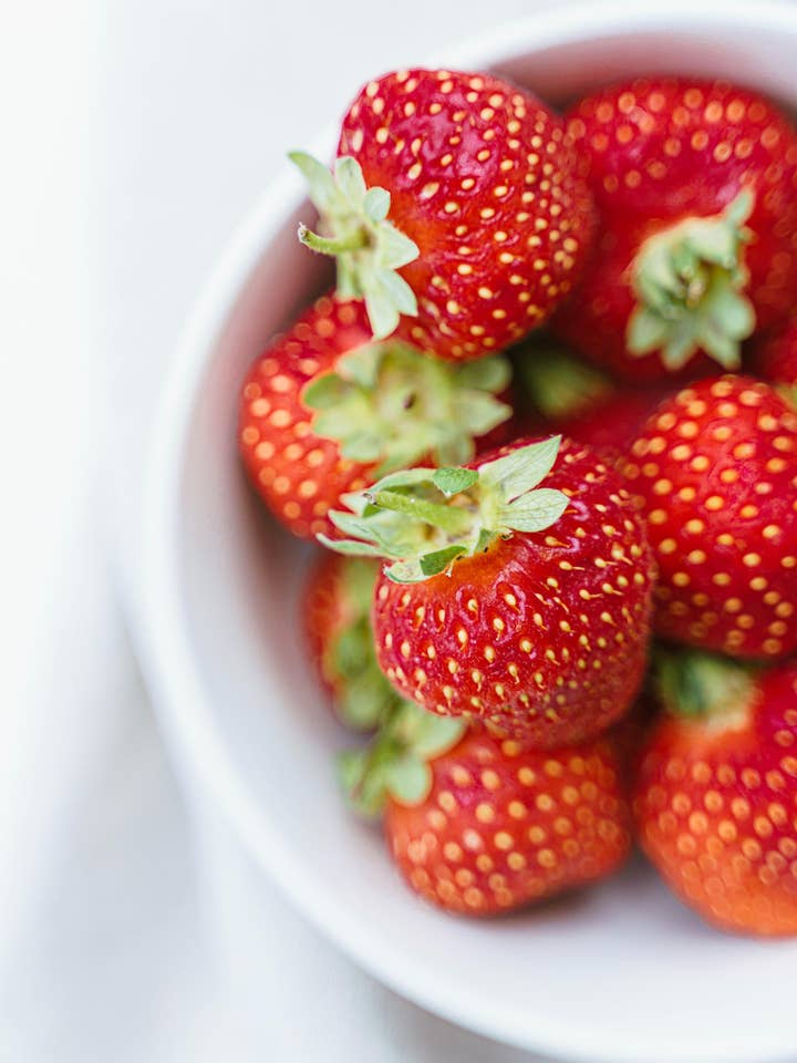 Jewel Strawberry Fragrance Oil for wholesale by Forget Me Not oils Europe