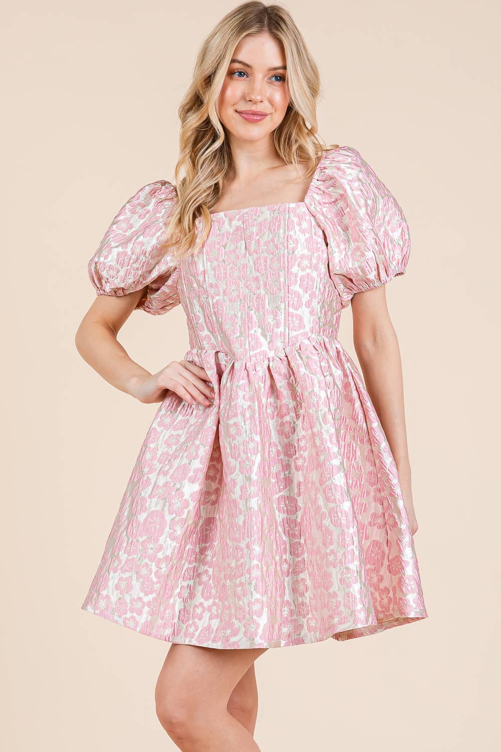 GeeGee x Lovelo – Großhandel Kleid – Damen – Jacquard-Minikleid mit Blumenmuster, MD5150323