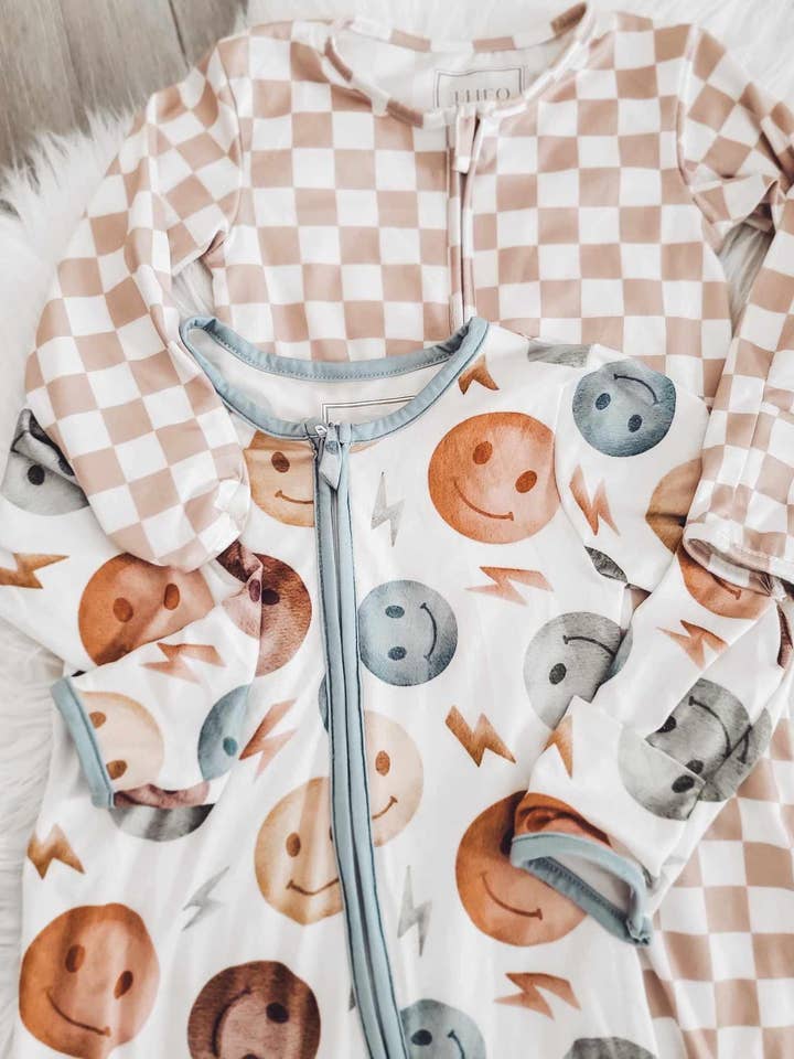 Rufflеѕ & Bоwtіеѕ - Affordable Boys & Girls Clothing - Wholesale Sleepsuit - Baby - Baby Unisex Sleeper With Double Zippers - Tan/Blush Check