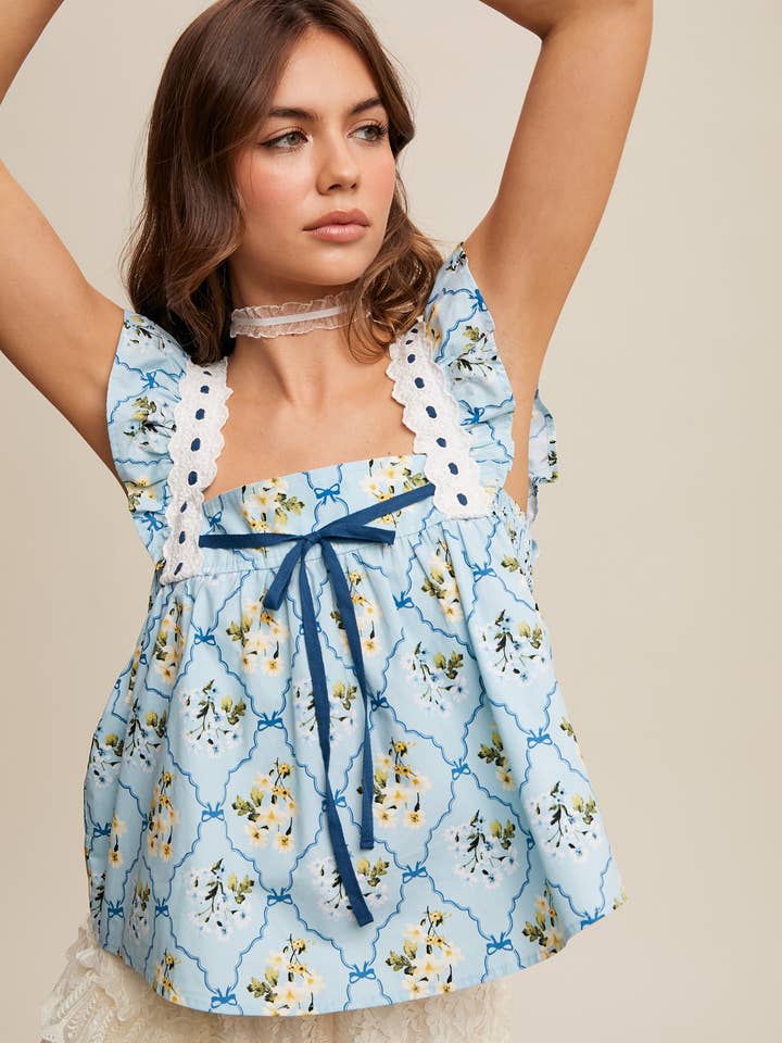 Top nuisette smocké fleuri pour la vente par Listicle