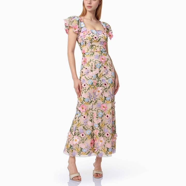 Robe d'été avec col carré et broderie florale 3D pour la vente par Productseeker