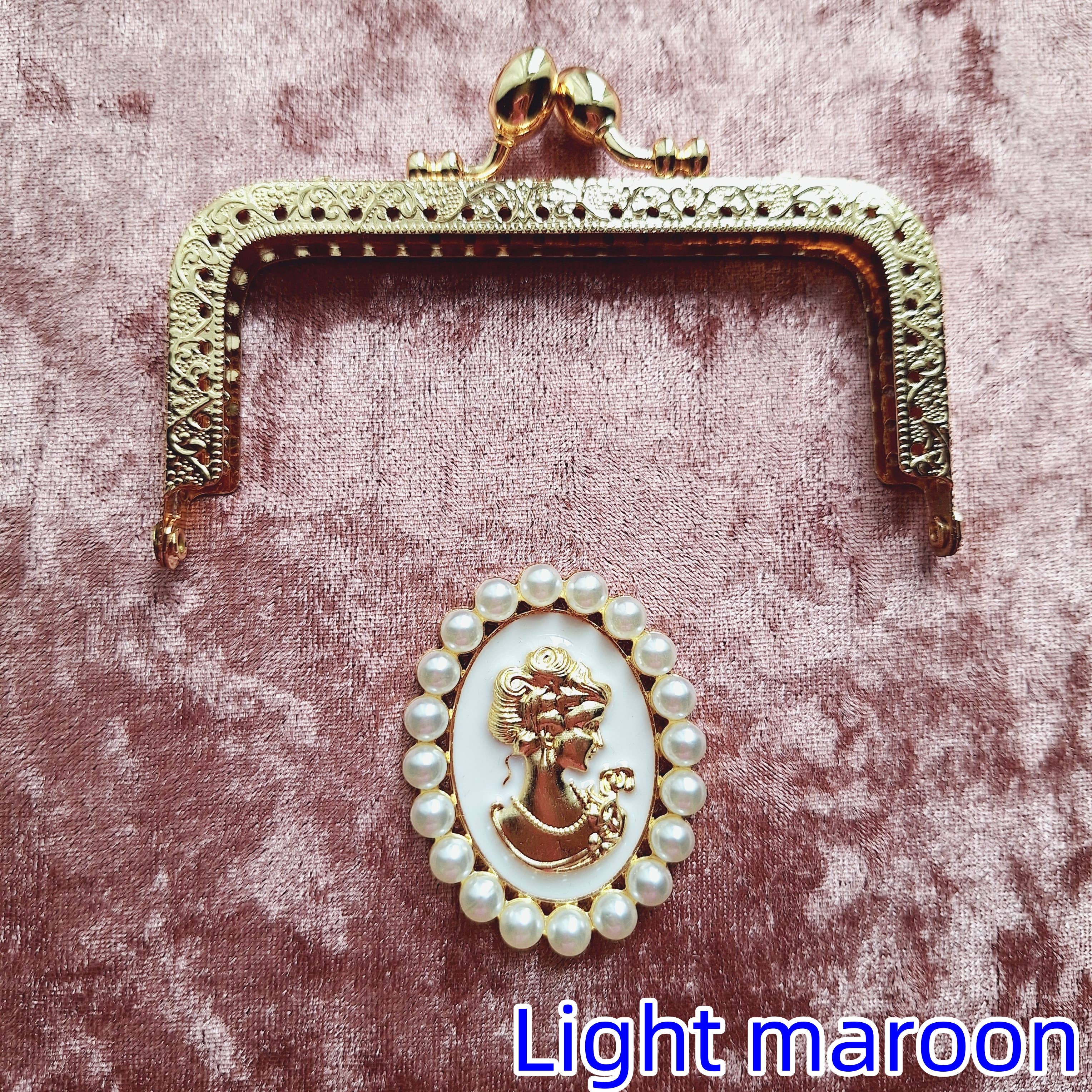 LeisTextileStudio - Wholesale Wallet - Women's - Handmade Velvet Vintage Kiss lock Handbag With Card Holder18