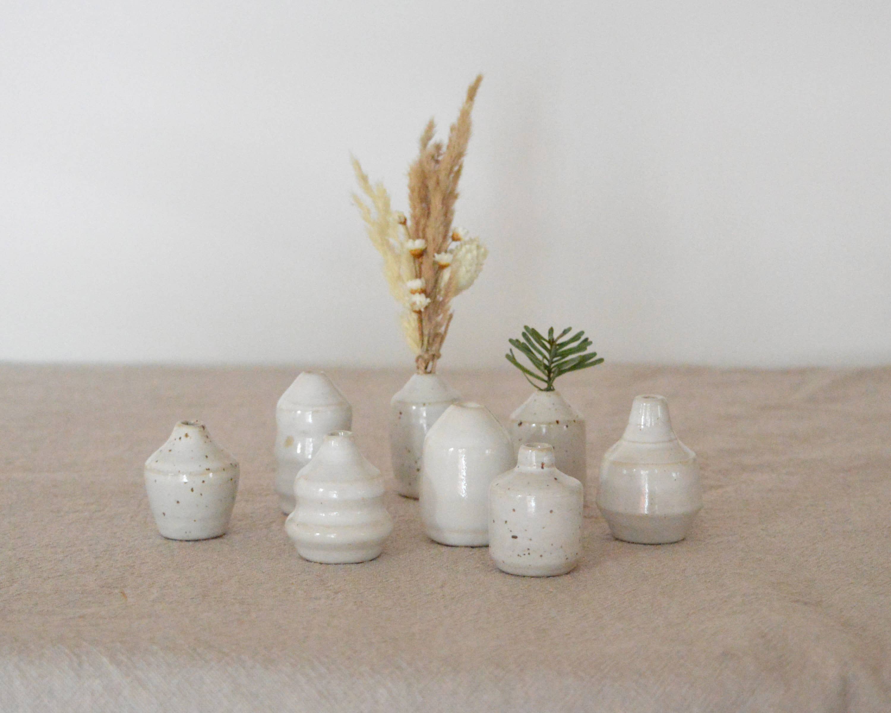 Karolina Bednorz Ceramics - Venta al por mayor Floreros - Juego de micro jarrones decorativos de cerámica Nude hechos a mano en Italia3