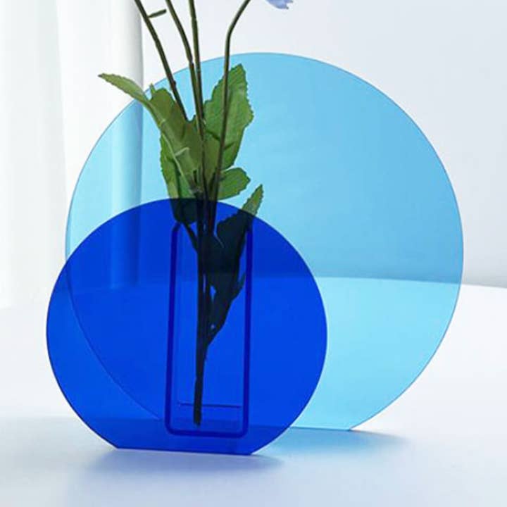 Vasi in acrilico blu | Vaso decorativo moderno per fiori per la vendita all'ingrosso da parte di IVORE.GROUP (We cover All Import duty)