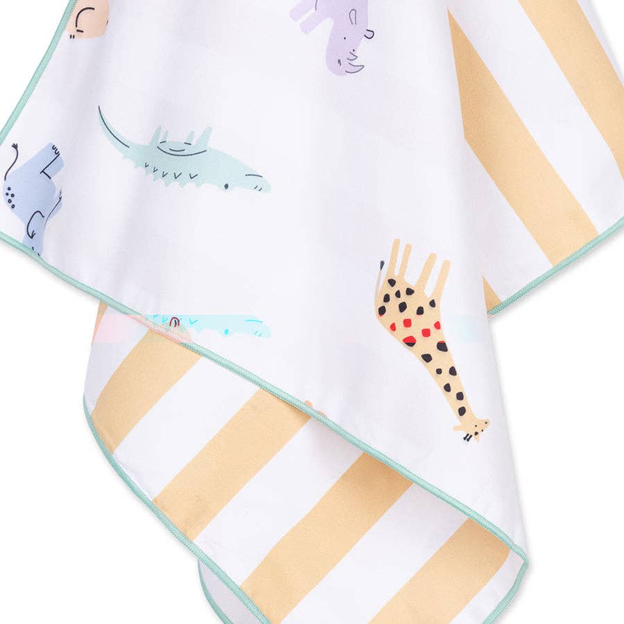 Meerkleurig Swim Essentials | Microvezel Handdoek 135 x 65 cm for wholesale on Faire2