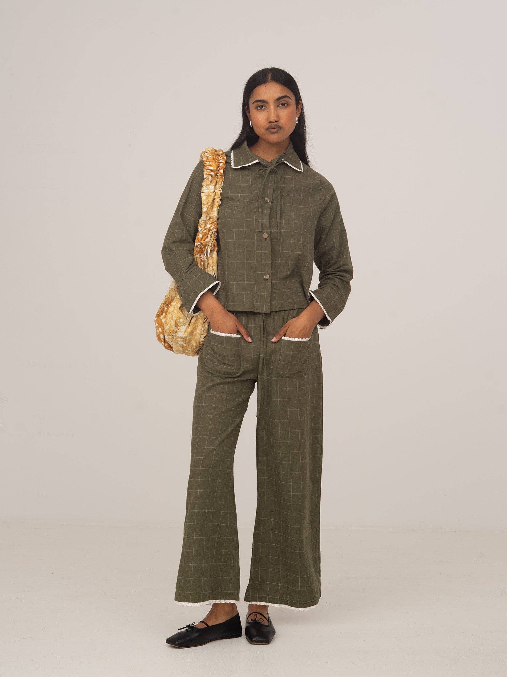 CARMEN SAYS - Wholesale Pants - Women's - Pantalones largos a cuadros verdes y blancos de Betty5