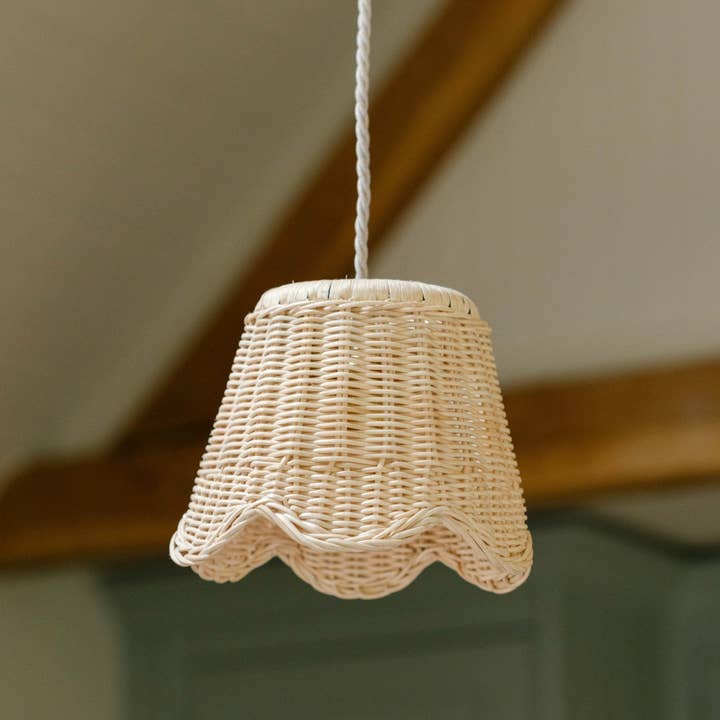 Hastshilp - Wholesale Lampshade - Mimi Rattan Scalloped Lampshade (Small)1