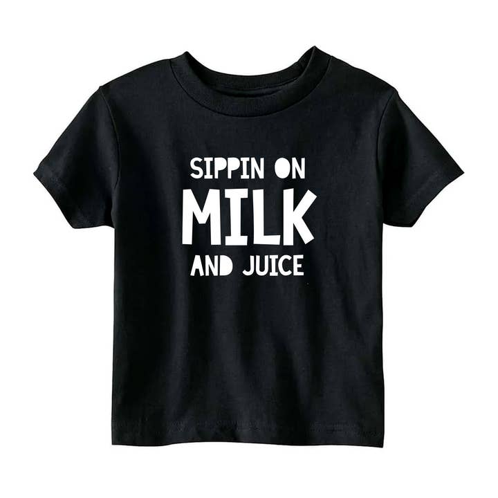 Camiseta Sippin' on Milk and Juice por atacado de Aces and O's