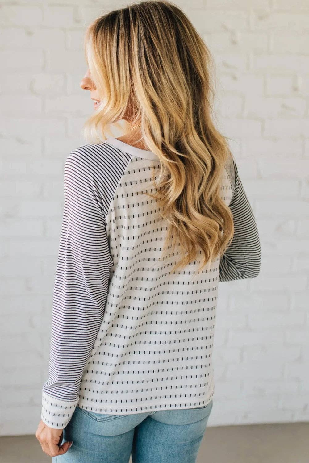 Sort Stripe Sort Stribet Raglan Patchwork Langærmet T-shirt for engroshandel på Faire1