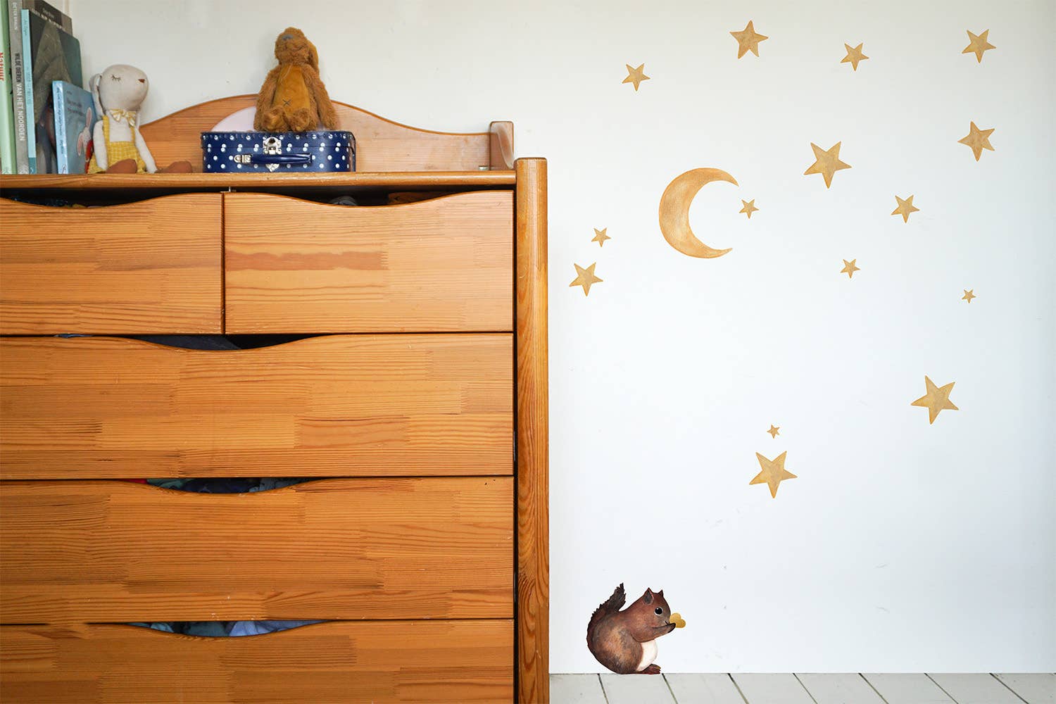 Lotte Drouen - Wholesale Wall Decal/Stickers - Wall sticker squirrel8