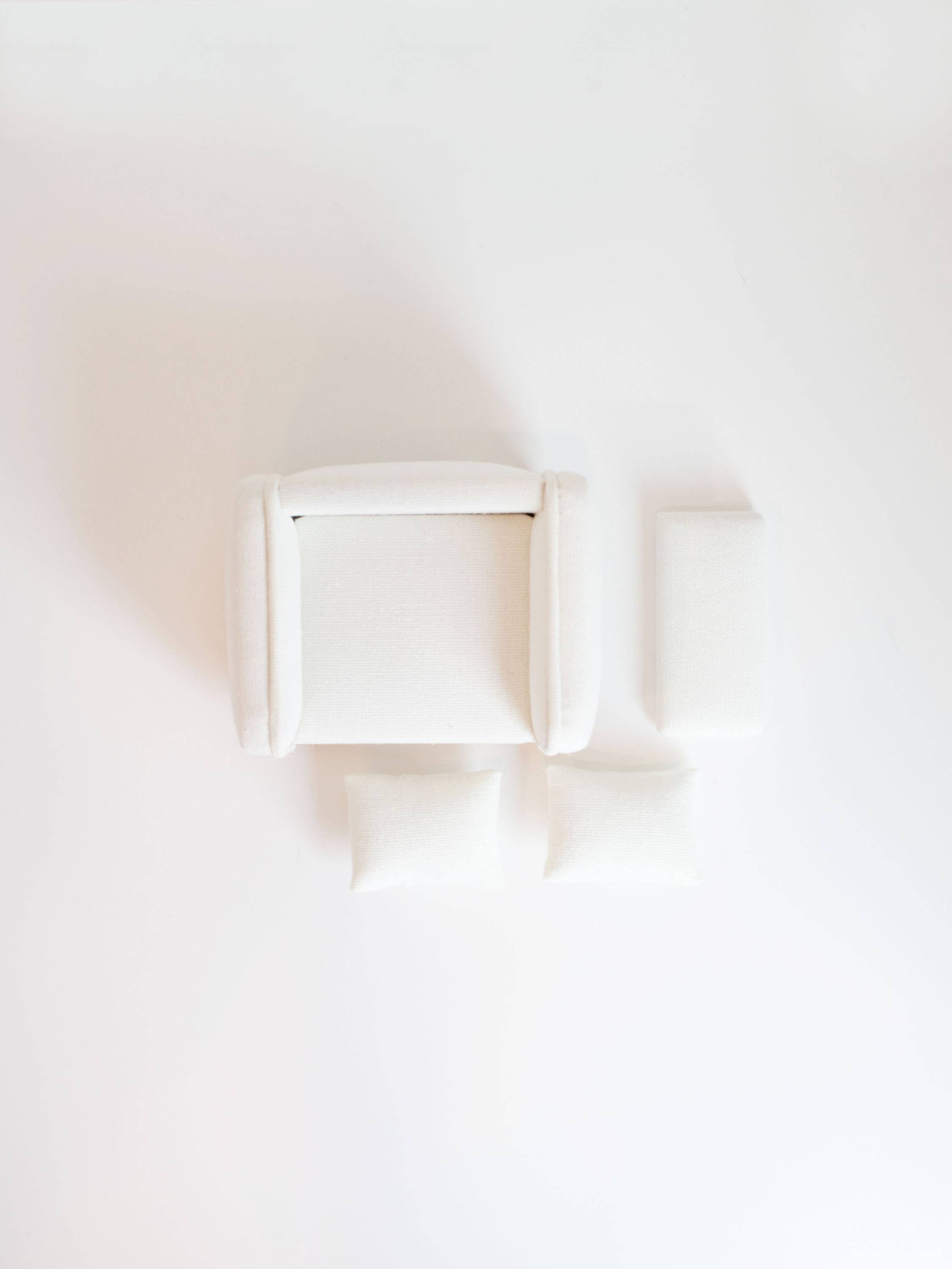 Macy Mae Dollhouse Designs – Engroshandel Dukke - Børn – Camden Rammestol | Varm hvid5