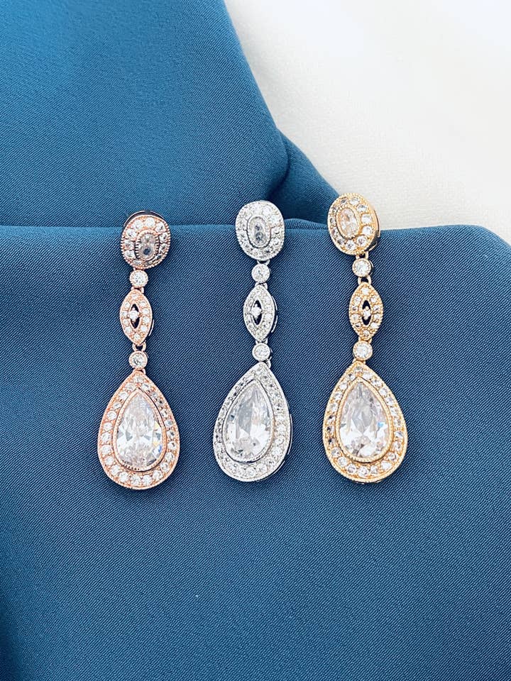 SERAPHINA - Brincos longos em forma de lágrima CZ por atacado de JohnnyB Jewelry