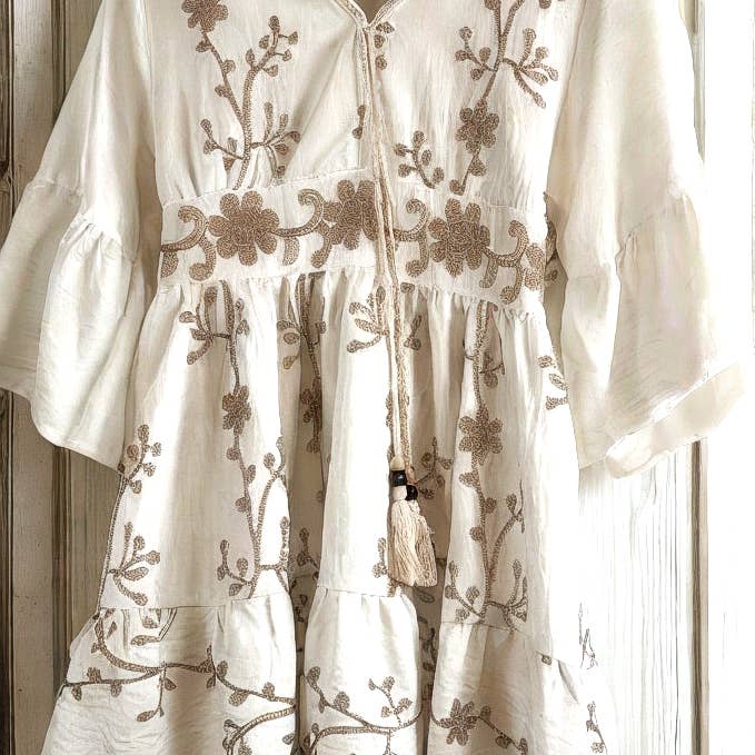 ROBE BIANCA BLANC et autres tendances Résultats pour robe traditionnelle en vente B2B. Retours gratuits et paiement à 60 jours sur Faire sur Faire.