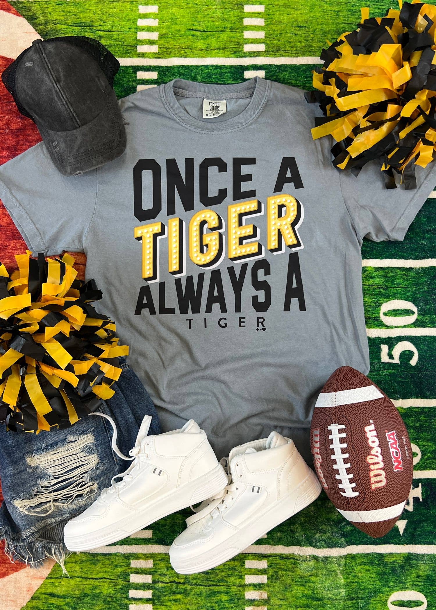 Hustle+Heart - Vente T-shirt sérigraphié – femme - T-shirt Spirit personnalisé Marquee Team (SPIRIT1090-DTF-TEE)1