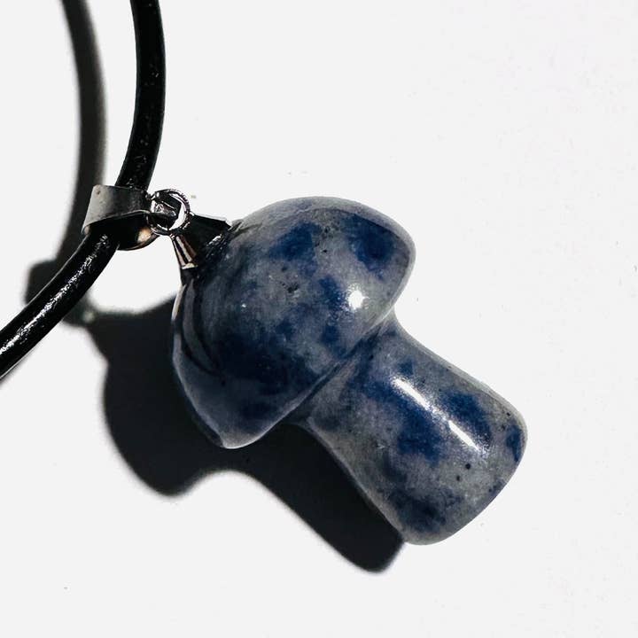 Collier Champignon pour la vente par Janine’s Jewelry Design