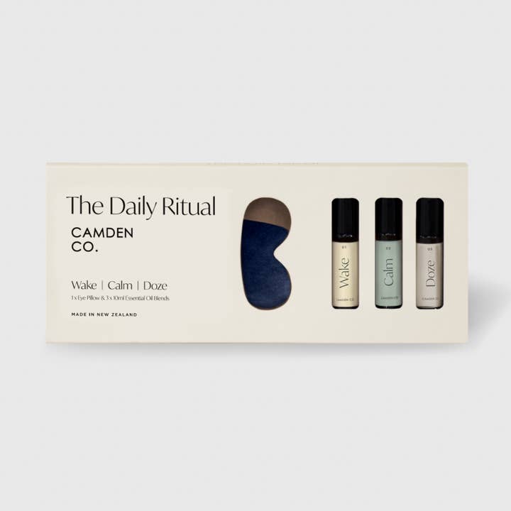 Coffret The Daily Ritual - Velours bleu marine pour la vente par Camden Co