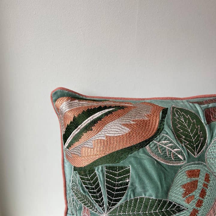 House of Roya Ltd - Wholesale Sierkussensloop - Botanische Pracht Fluwelen Kussenhoes4