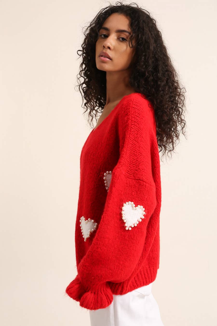 LÉA & LUC – wholesale Pullovertröja - Dam – Tröja med hjärtmönster och pärlor, V-ringad, dam37