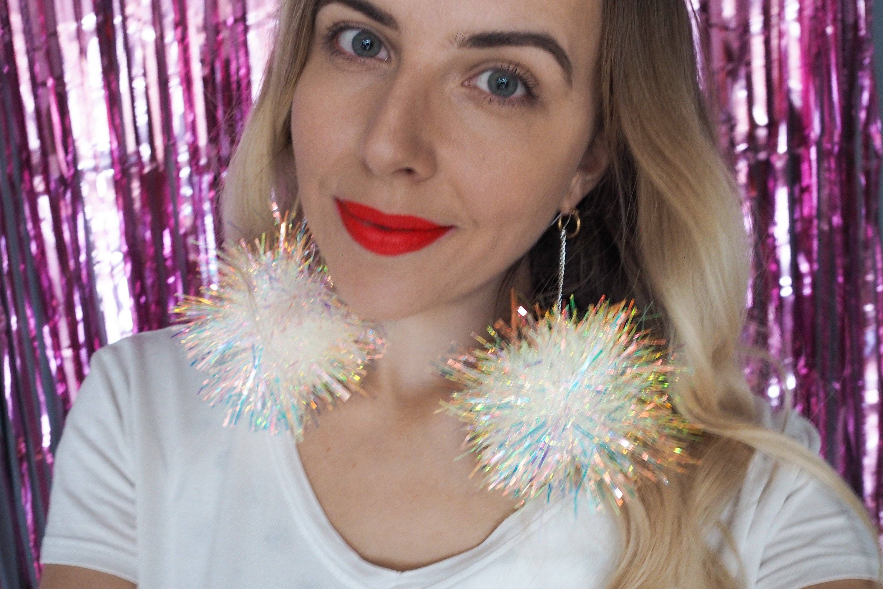 Fat Pom Poms - Vente Boucles d'oreilles pendantes - Boucles d'oreilles scintillantes irisées3