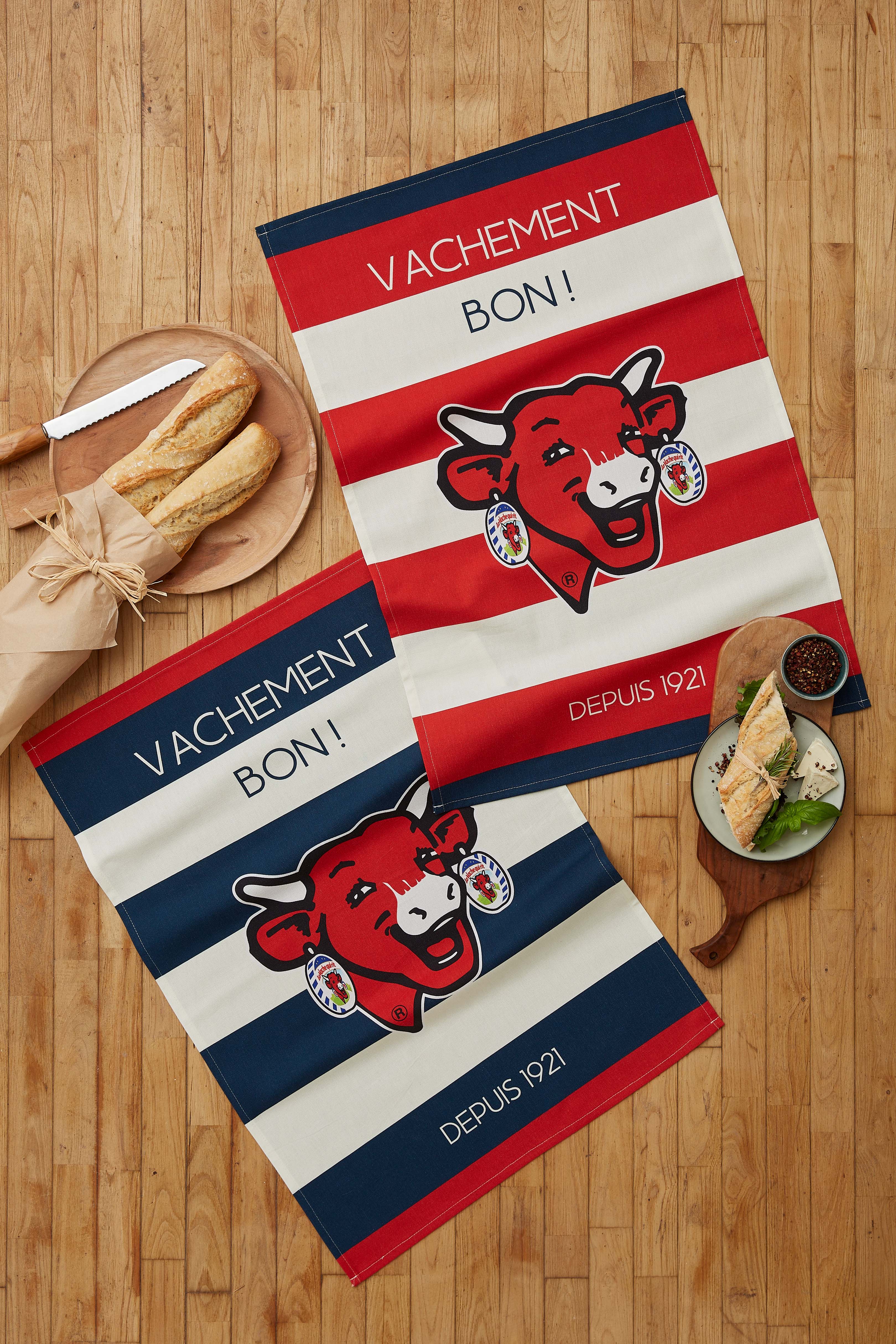 Coucke – Großhandel Geschirrtücher – VACHE QUI RIT - Blau gestreift - Geschirrtuch 50x75 aus Baumwolle1