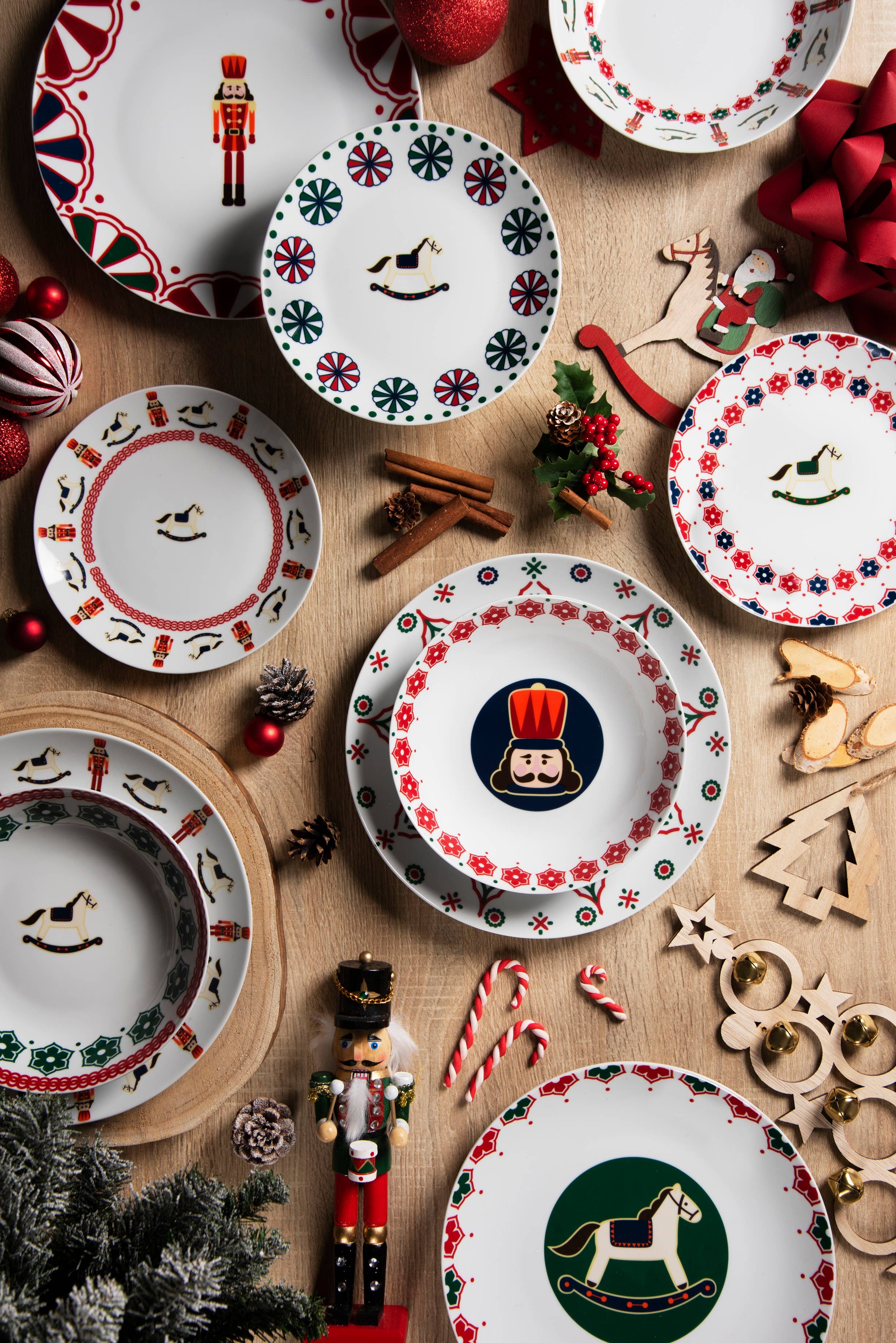 multicolour Christmas Dinnerware Set 18 pcs Nutcracker for wholesale on Faire8