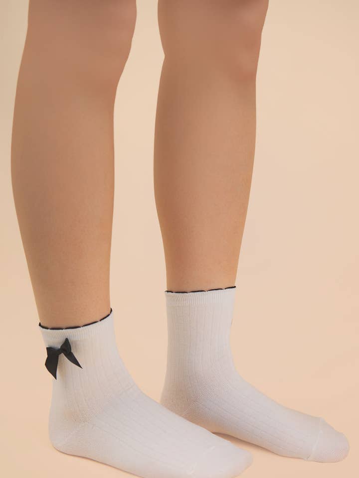 SC10041C - Side Bow Detail Ribbed Crew Socks for wholesale by VERY J