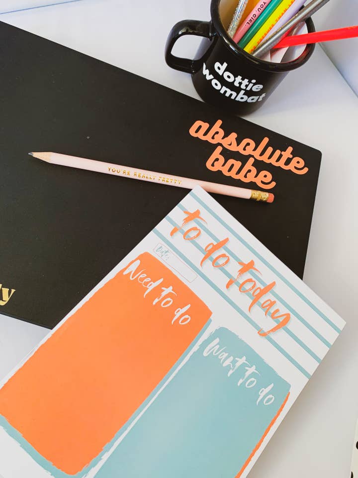 À faire aujourd'hui, bloc-notes A5 blanc, papeterie de bureau amusante et mignonne pour la vente par Dottie Wombat