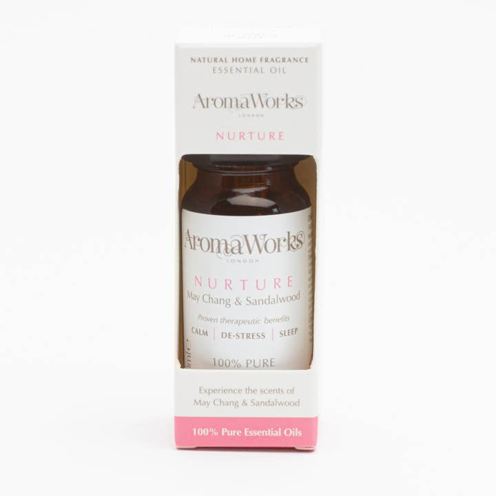 Nurture 10ml di olio essenziale con May Chang e camomilla romana per la vendita all'ingrosso da parte di AromaWorks London