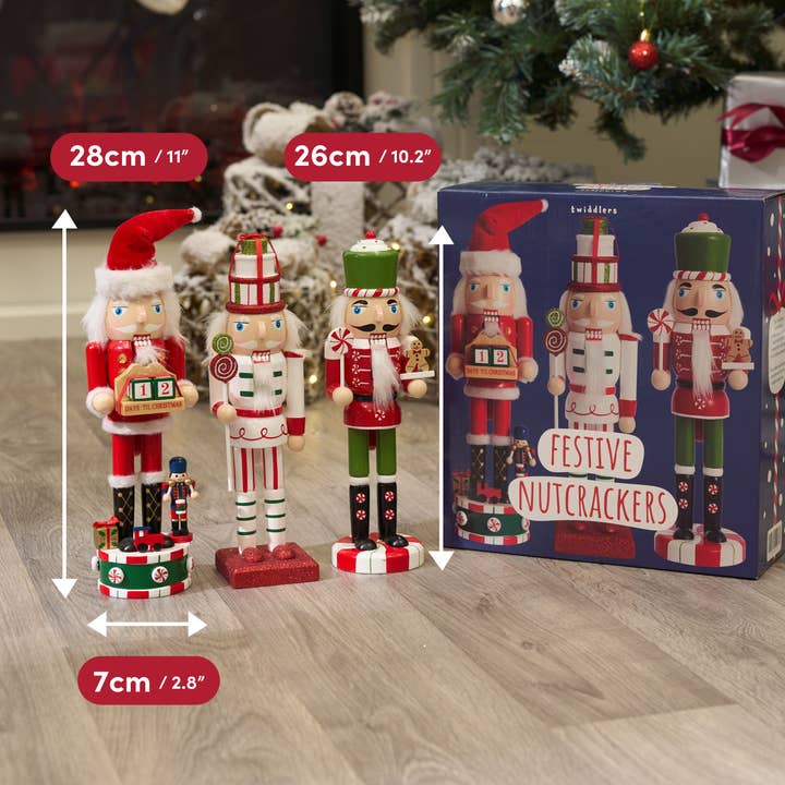 The Twiddlers – Decoração de Natal por atacado – 3 Soldados Quebra-Nozes de Natal em Madeira, 25 cm1