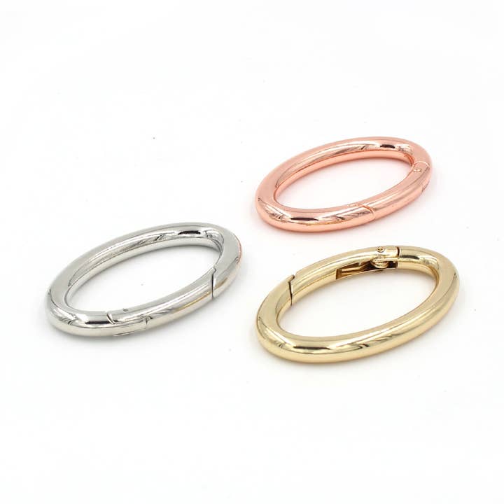 Mousqueton ovale pour s'adapter à votre équipement pour la vente par Restrained Grace