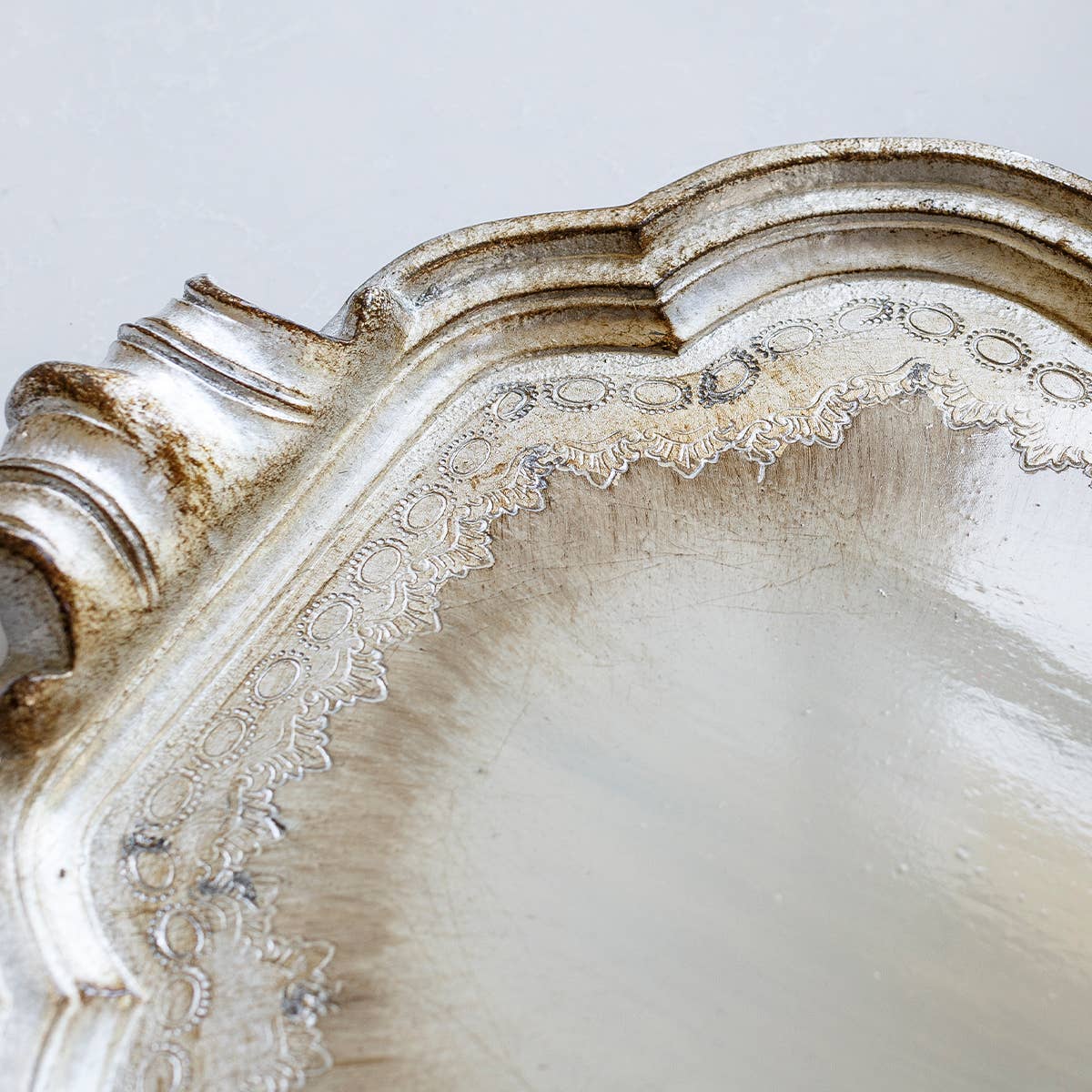 Arte Italica & Crown Linen Designs – wholesale Decorative tray – Antique Florentino Wooden Tray9