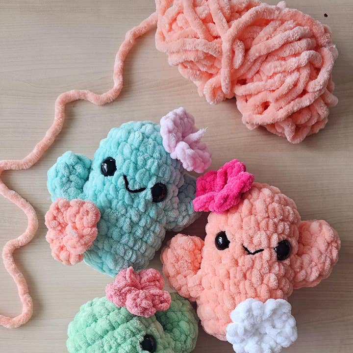 Crochet Cactus Coquin, Cactus Fleuri Mignon, Amigurumi Cactus pour la vente par TOMOPOD LLC