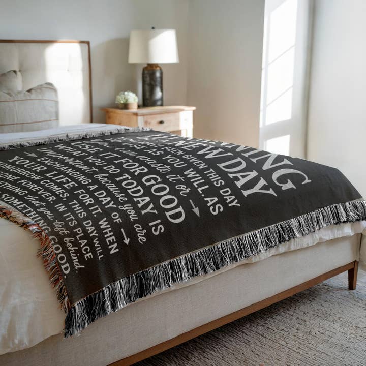 Couverture tissée - C'est le début 60" x 80" pour la vente par Art by Tuula