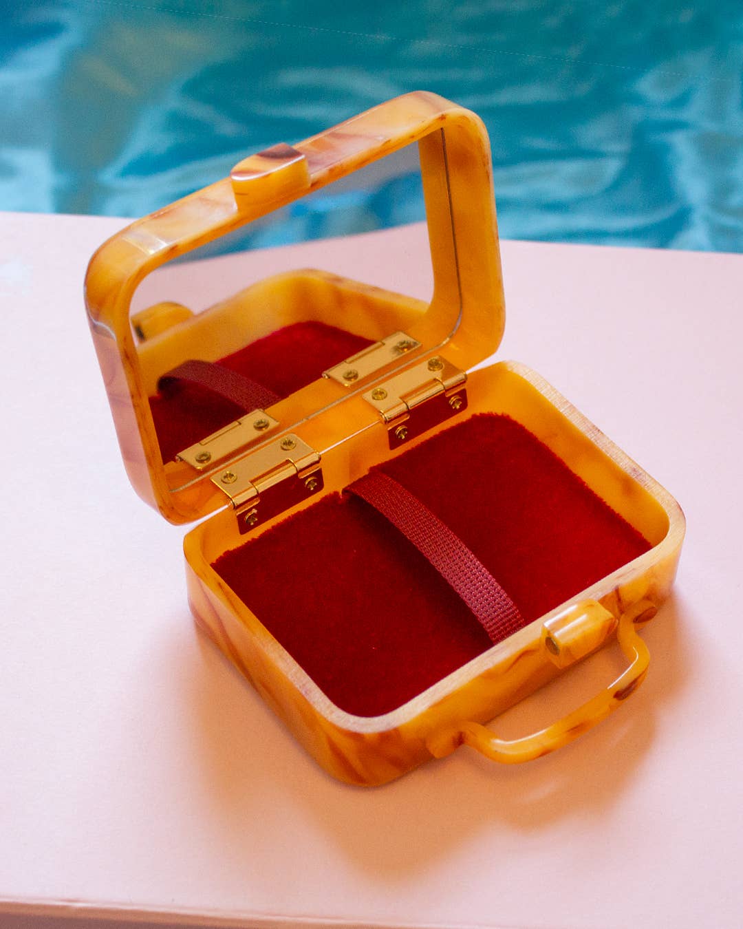 Mink - Wholesale Wallet - Women's - Living Out of A Suitcase: the multifunctional wallet1