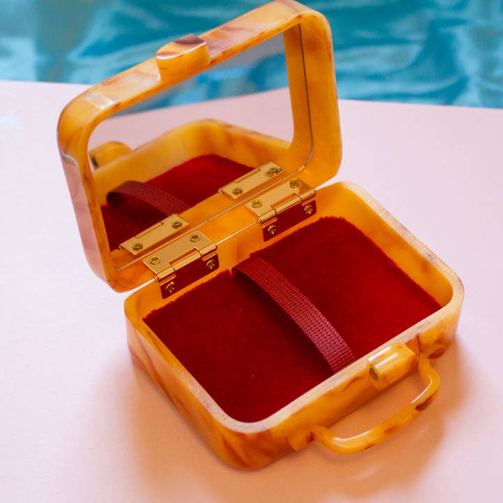 Mink - Wholesale Wallet - Women's - Living Out of A Suitcase: the multifunctional wallet1