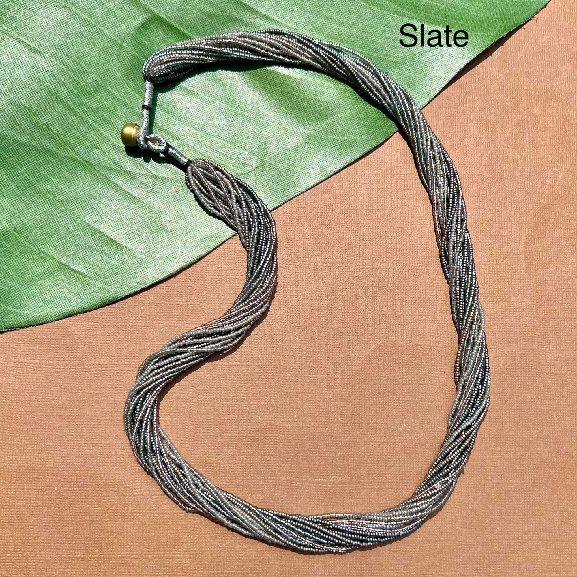 Bead Goes On – Colar com missangas/pérolas por atacado – Colares Grossos de Missangas de Múltiplas Fios - Fecho de Botão de Lótus14