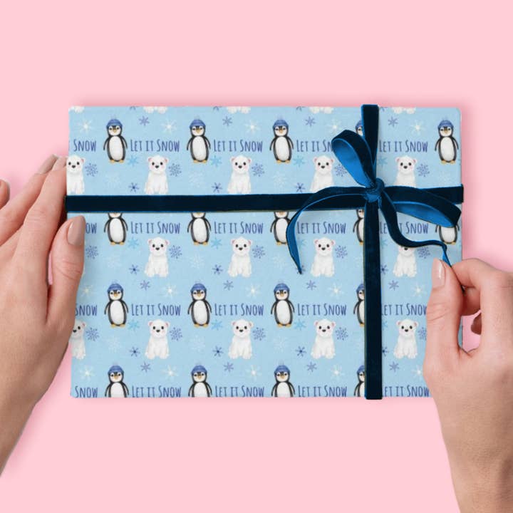 Papier cadeau Polar Pals pour la vente par Peach and Mimi