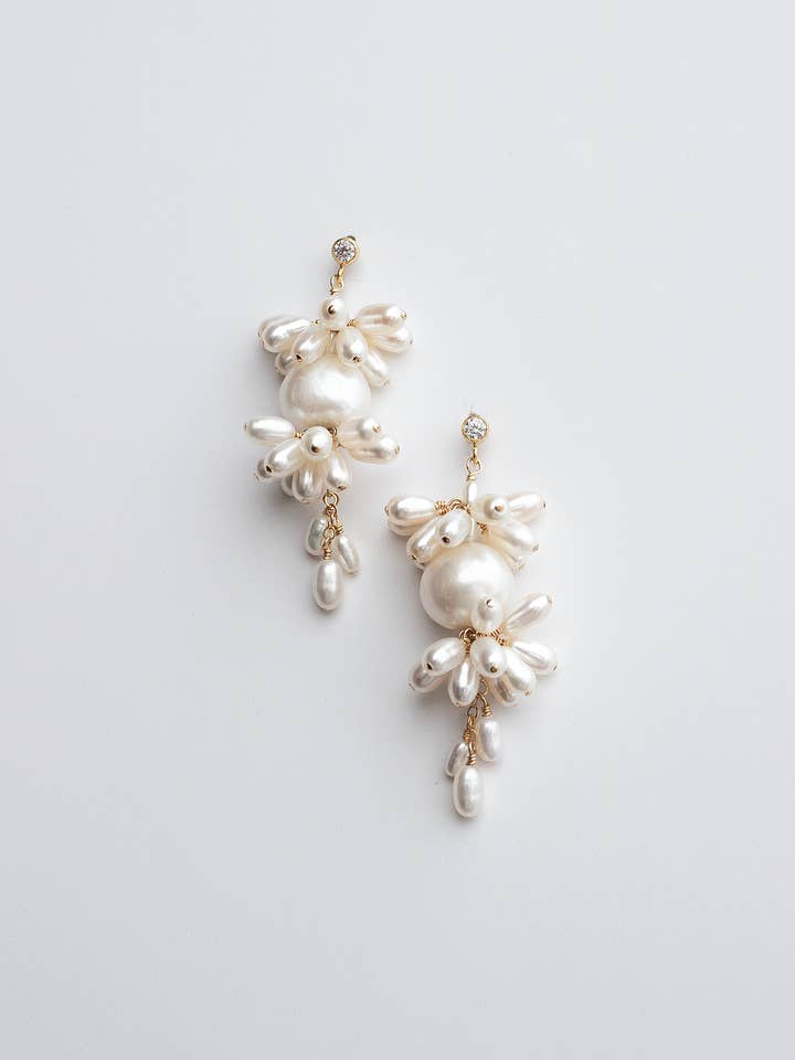 Brincos Fleur por atacado de Christine Elizabeth Jewelry
