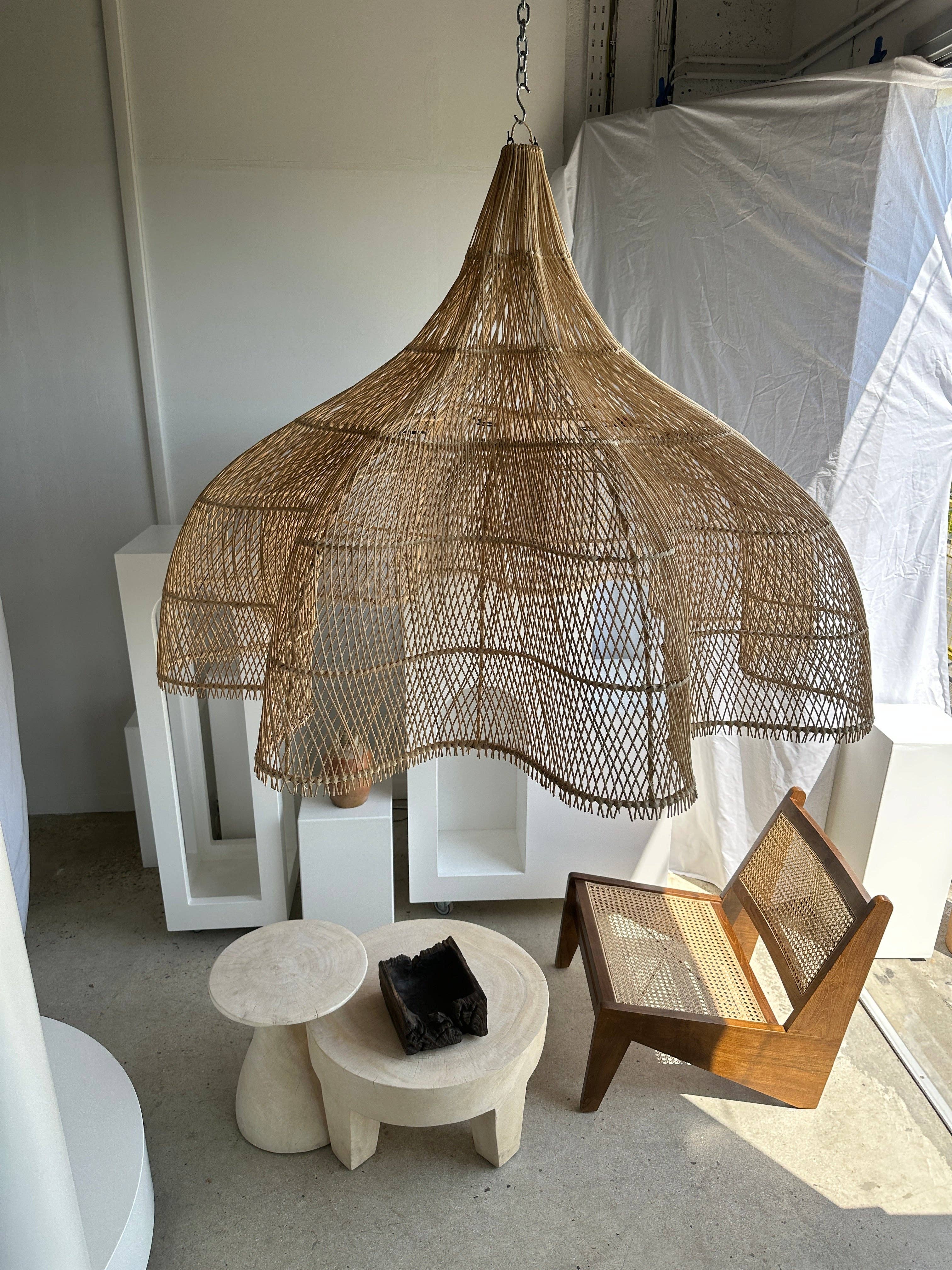 Office Objets - Wholesale Chandelier/Hanging Light - Immense rattan suspension in the shape of a flower, tulip, corolla H:1m; D:1m50174