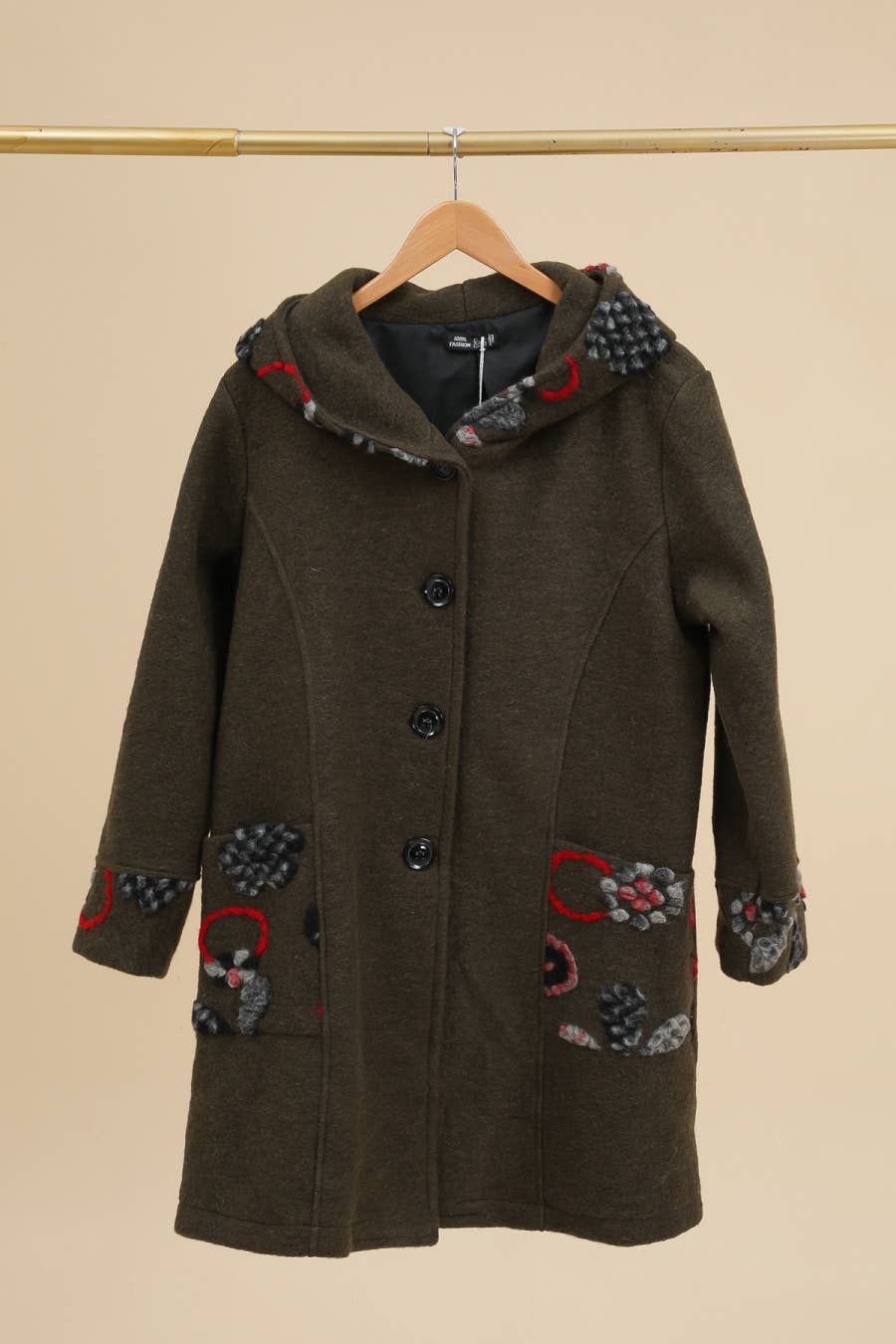 la maison des fibres naturelles – wholesale Rock - Dam – Broderad kappa 99025 80% ull 20% polyester0