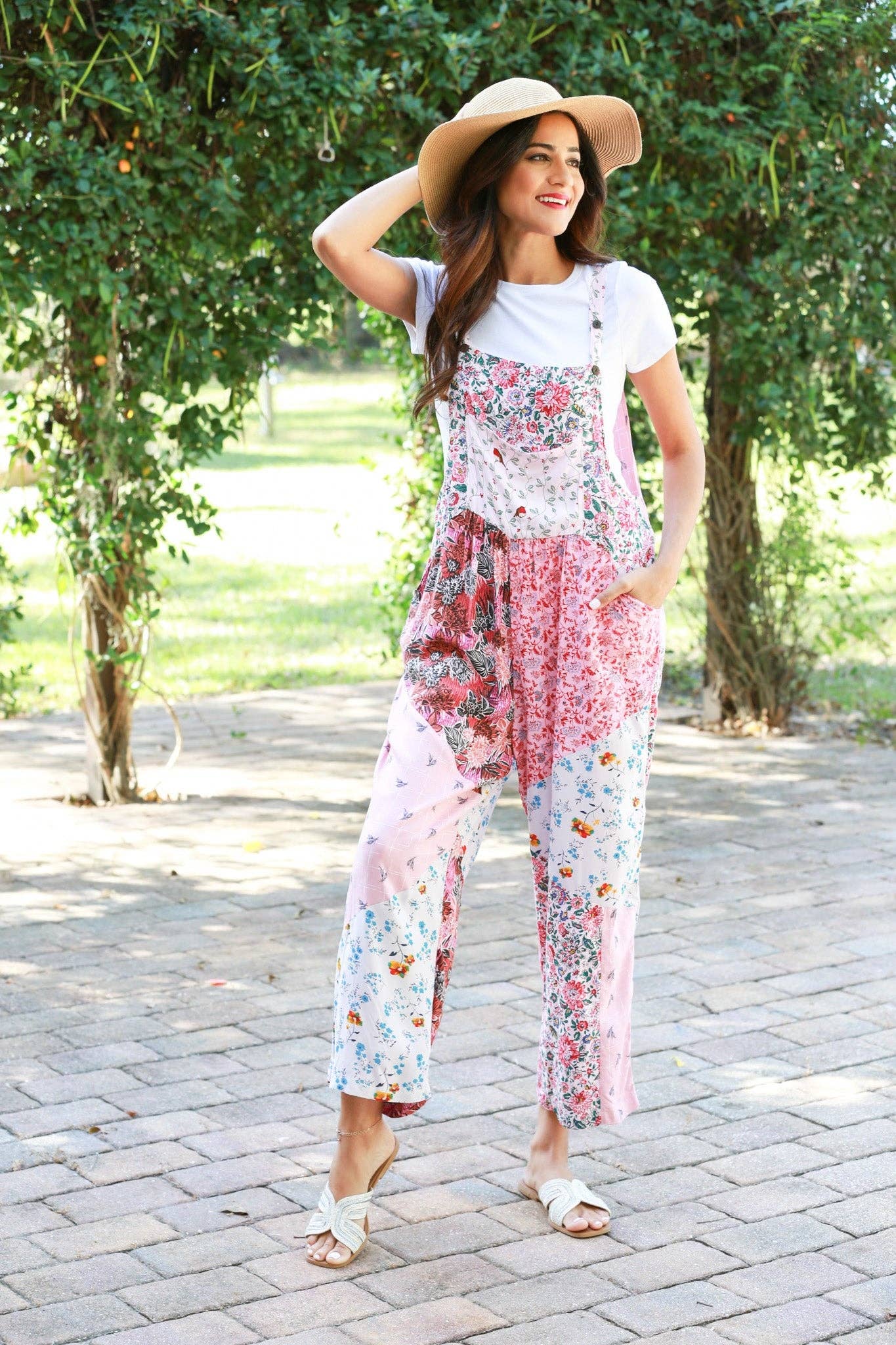 Sacred Threads – Fato macaco - Mulher por atacado – Macacão Chique de Retalhos Harmonia de Pétalas1