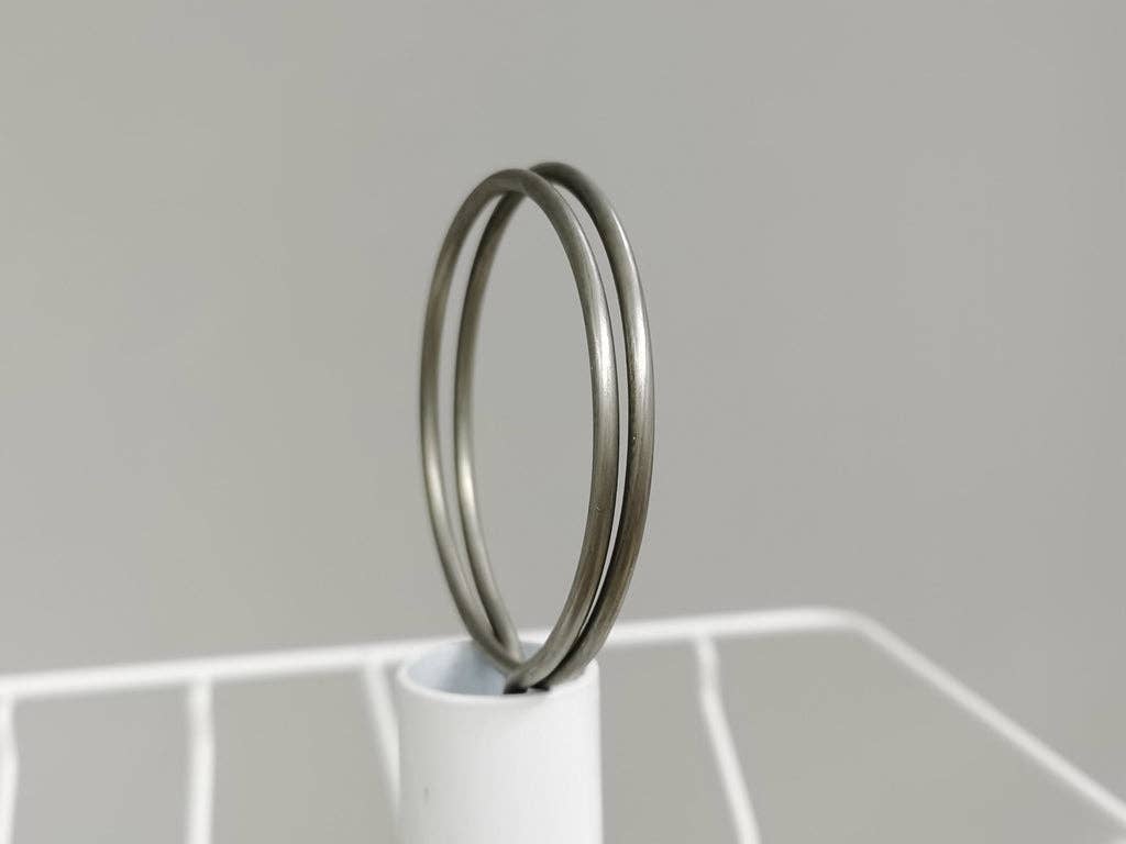 FIXTUREDISPLAYS – Suporte/tripé de expositor de loja por atacado – Expositor Rotativo de Baldes FixtureDisplays®, Suporte de Metal Branco para Lojas INCLUINDO 24 Caixas de Plástico Transparentes 10157+24X194854