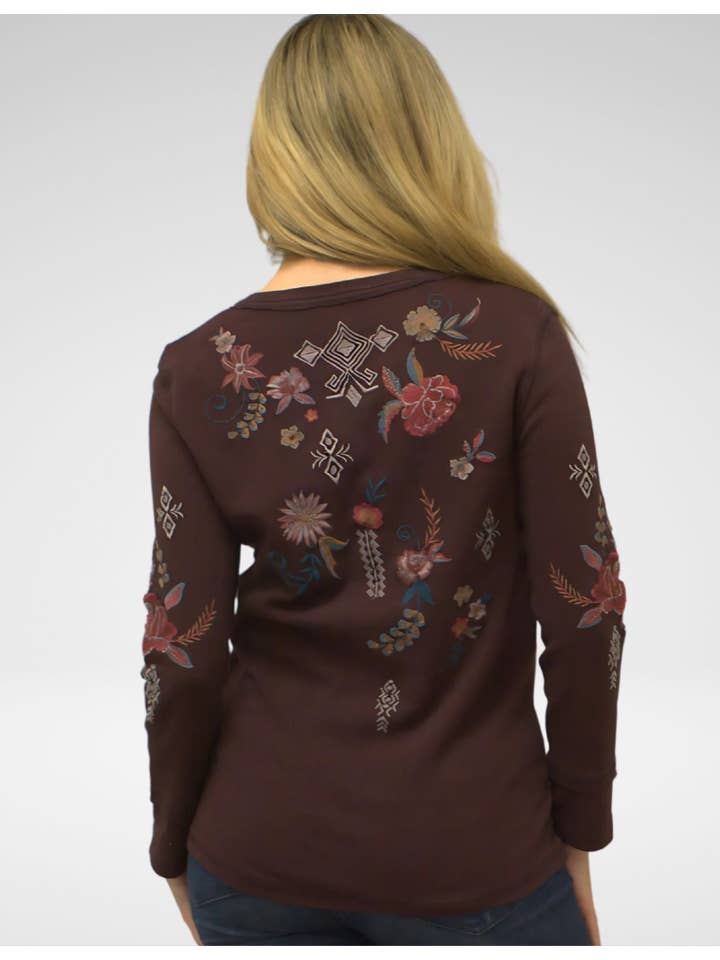 Caite & Kyla - Wholesale Shirt - Women's - VEE TOP3