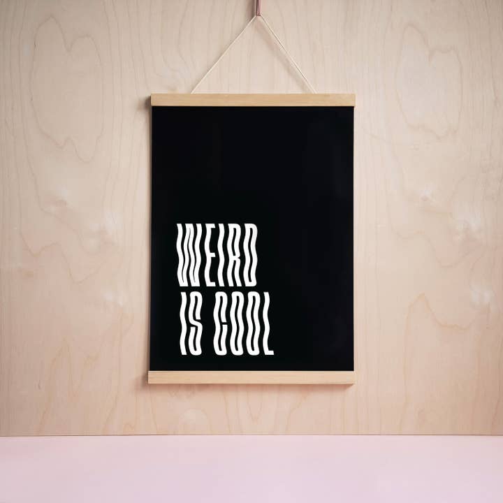 Imprimé Weird Is Cool - noir pour la vente par MonRon