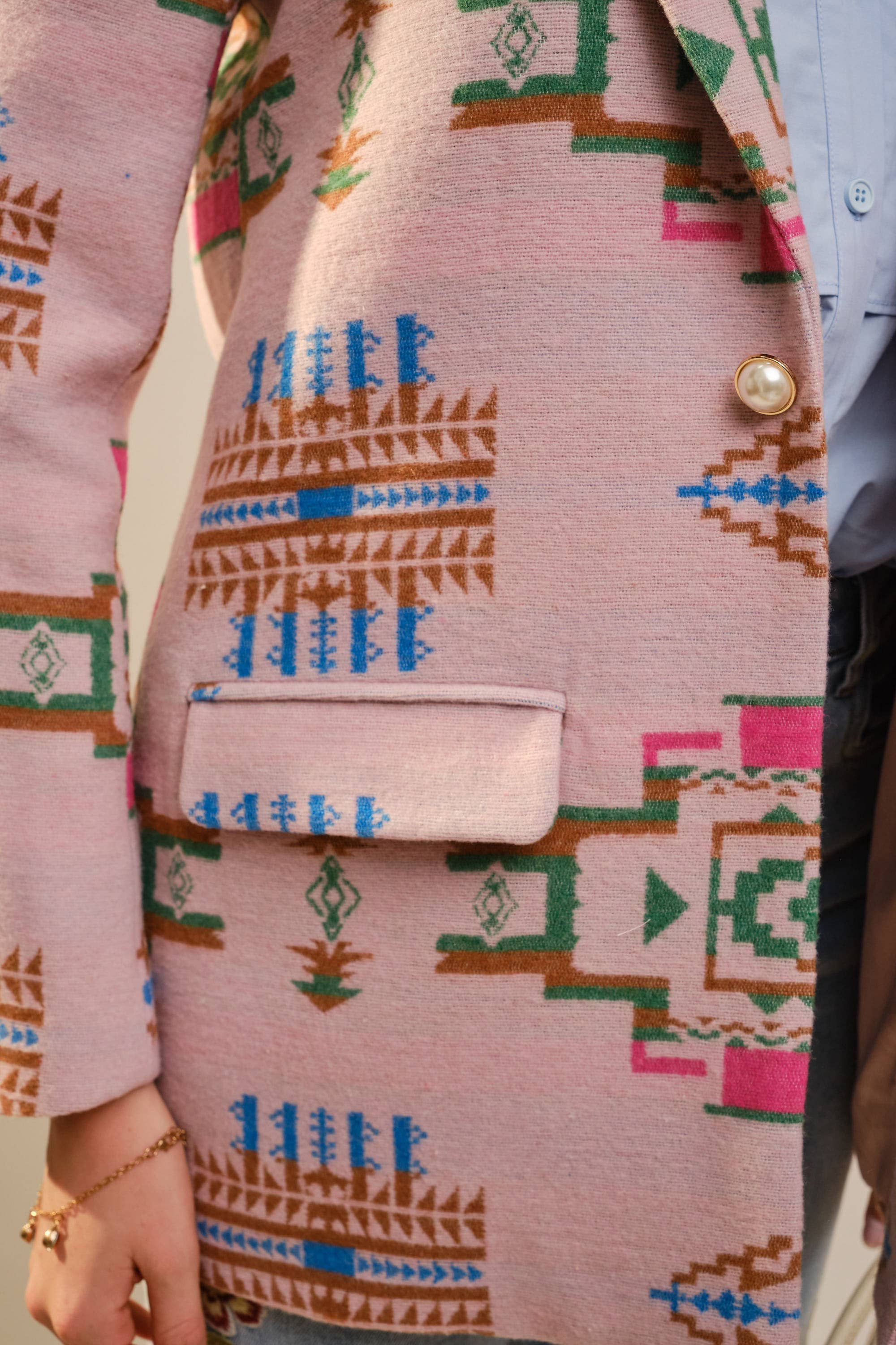 Blue B - Wholesale Blazer - Dames - 37937J Azteekse Jacquard Juweel Knoop Blazer3